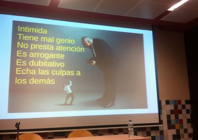 “LIDERAZGO ES INFLUENCIA. La habilidad de influir en las personas con la comunicación”