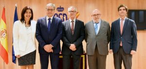 El Ministro de Cultura y Deporte, José Guirao, acompañado por María José Rienda, la Presidenta del Consejo Superior de Deportes, ha presidido hoy en el Consejo Superior de Deportes la toma de posesión de Mariano Soriano Lacambra como nuevo Director General de Deportes.