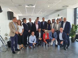 La Federación de Asociaciones de Gestores del Deporte en España, de la que GEDA forma parte, participó ayer 29 d agosto en una reunión con el presidente en funciones del Gobierno, Pedro Sánchez, junto con otros representantes de diferentes colectivos del mundo del deporte.