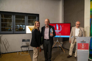 Premio de los Gestores de Deporte de Aragón que se le concede Fernando París Roche,