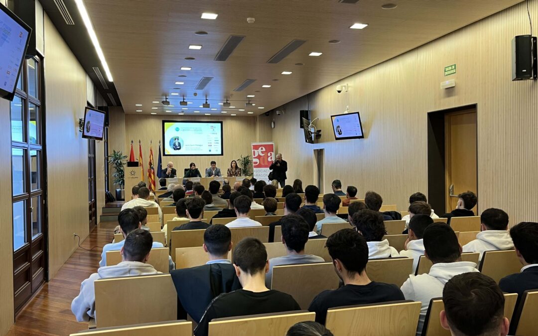 El Symposium Aragonés de Gestión en el Deporte, el mayor evento de gestión deportiva en Aragón, ha puesto el foco en su octava edición en tres áreas: el deporte en el entorno laboral, la influencia de la Inteligencia Artificial y la calidad de eventos deportivos.